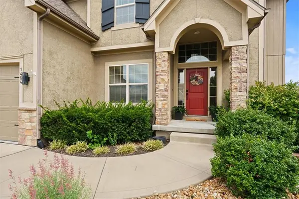 1404 SW 41st CIR, Lee's Summit, MO 64082