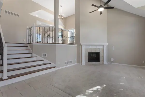 2280 W Cothrell ST, Olathe, KS 66061