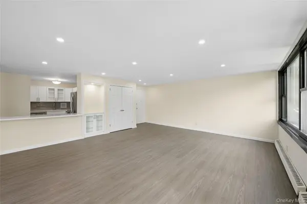 166-26 Powells Cove BLVD #3D, Beechhurst, NY 11357