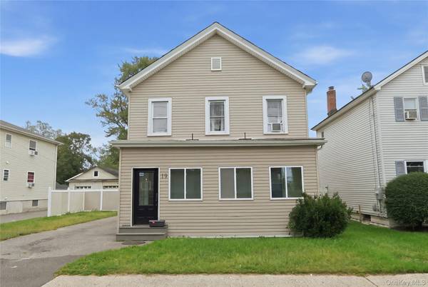 19 Railroad AVE, Amityville, NY 11701