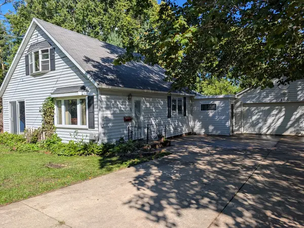 1605 S Carroll AVE, Freeport, IL 61032