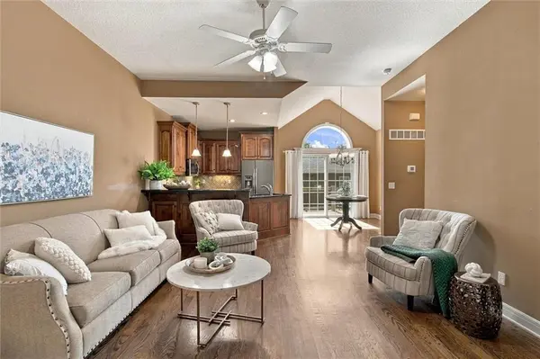 15517 W 61ST ST, Shawnee, KS 66217