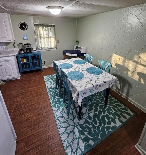 716 N 24th ST, St Joseph, MO 64506