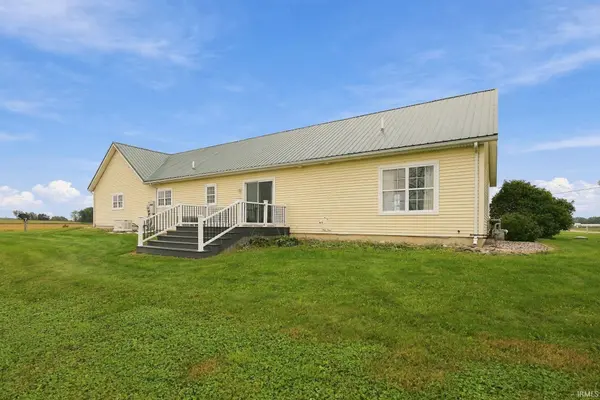 7915 S 850 W ***, South Whitley, IN 46787-9731