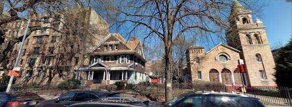 155 Lincoln RD, Brooklyn, NY 11225