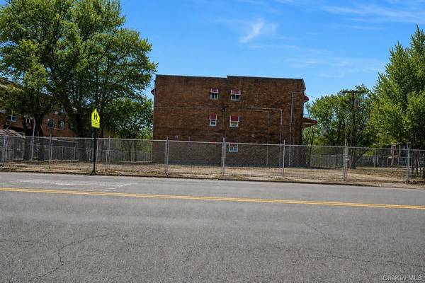 1910 Randall AVE, Bronx, NY 10473
