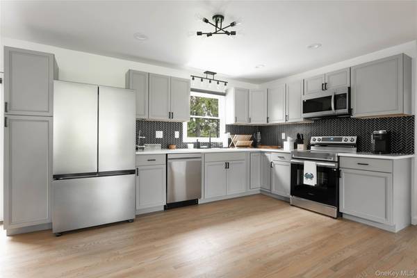 17 Underhill RD, Southampton, NY 11968