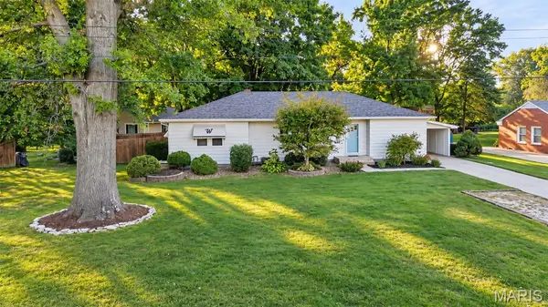 163 Norwood PL, East Alton, IL 62024