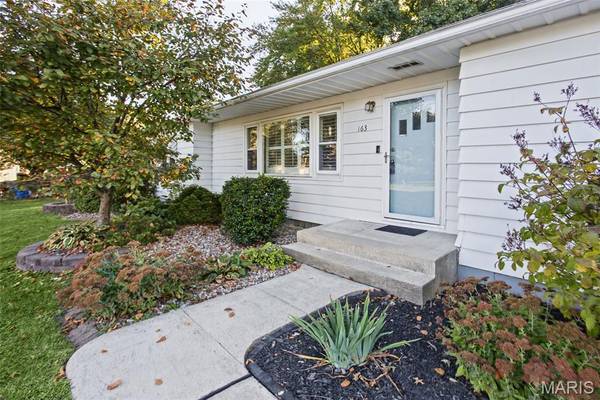 163 Norwood PL, East Alton, IL 62024