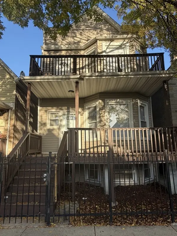 2045 N Tripp AVE #1, Chicago, IL 60639