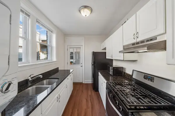 2757 W Arthur AVE #3, Chicago, IL 60645