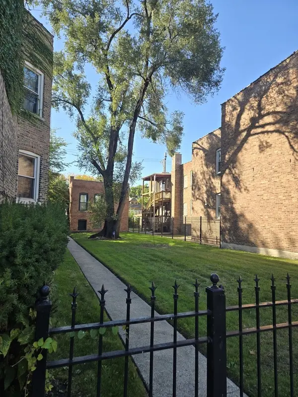 7204 S Rhodes AVE, Chicago, IL 60619