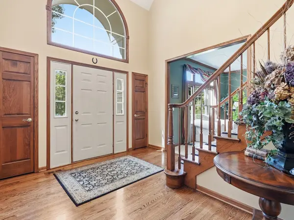 1731 Princess CIR, Naperville, IL 60564