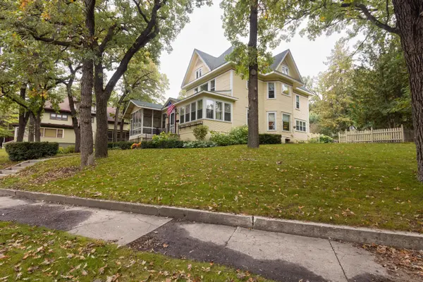 504 E Lakeside DR, Fergus Falls, MN 56537