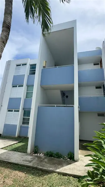 2 COND. GARDEN VIEW #4-42, Carolina, PR 00985