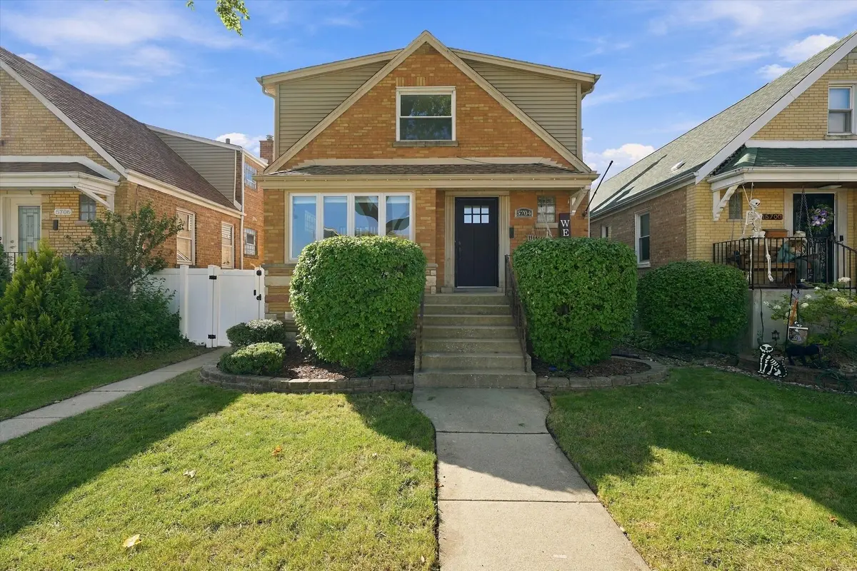 5704 S Oak Park AVE, Chicago, IL 60638