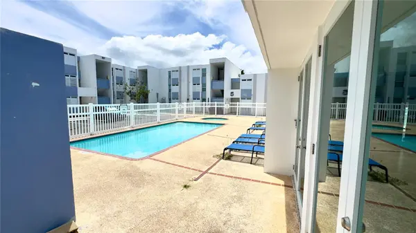 2 COND. GARDEN VIEW #4-42, Carolina, PR 00985