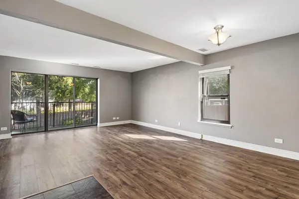 463 Elm ST #1H, Deerfield, IL 60015