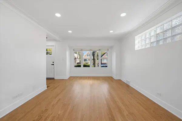 5704 S Oak Park AVE, Chicago, IL 60638
