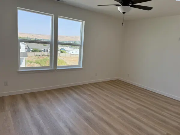 110 Claret Drive, Prosser, WA 99350