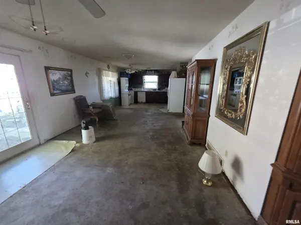 432 S 8TH ST, Girard, IL 62640-0000