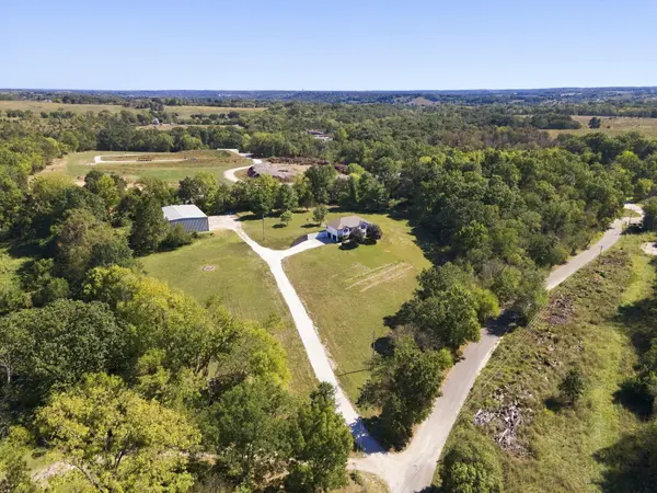 940 S Old Riverdale RD, Nixa, MO 65714