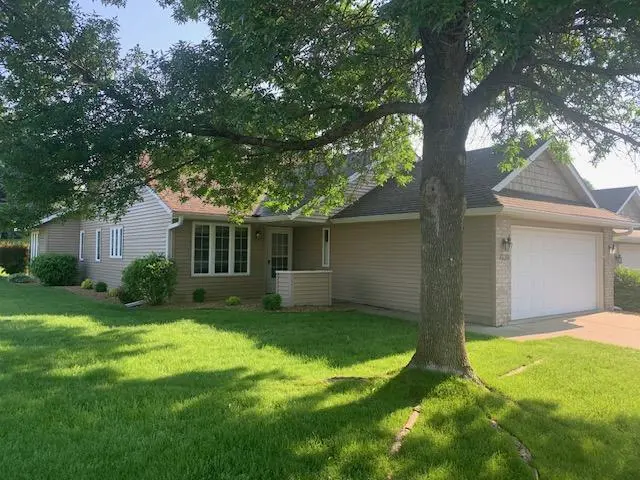 1539 Carleton DR, Hastings, MN 55033