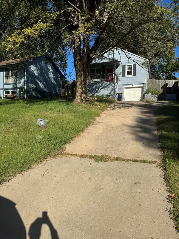 4933 N Bellaire AVE, Kansas City, MO 64119