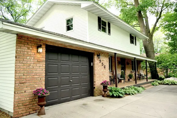 956 10th AVE SE, Forest Lake, MN 55025