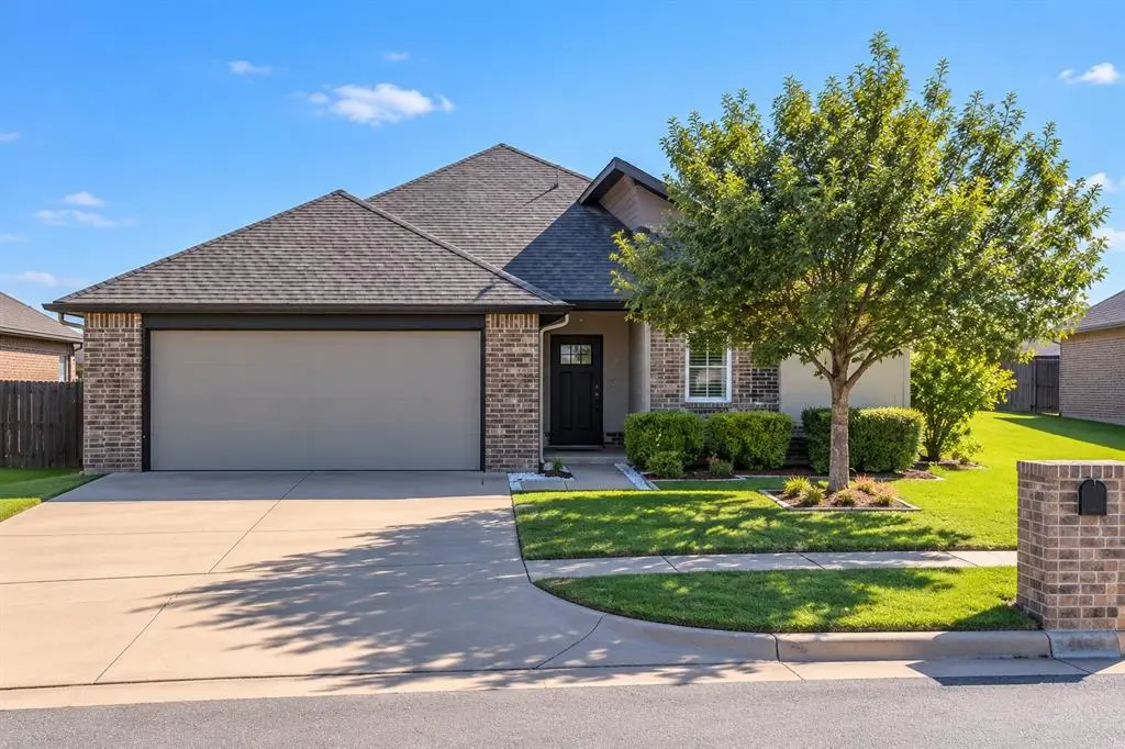 2220 NW 172nd ST, Edmond, OK 73012