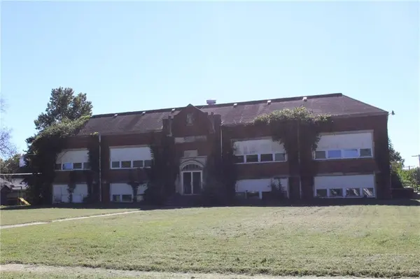 421 Locust ST, Nortonville, KS 66060