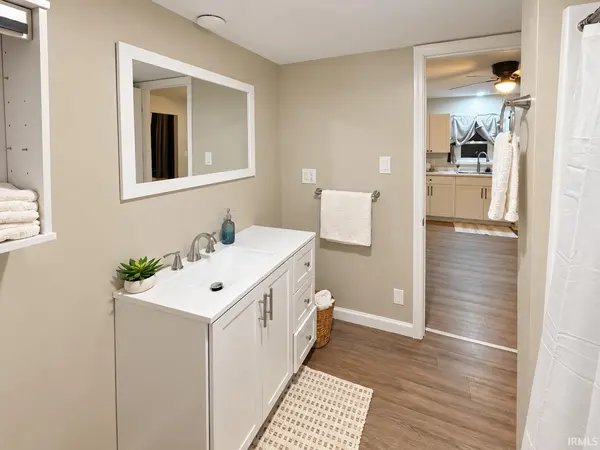 410 W Elm ST, Oakland City, IN 47660