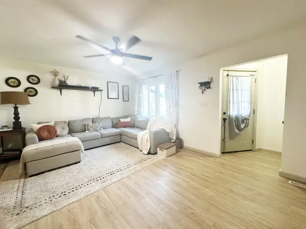 1847 S Weaver AVE, Springfield, MO 65807