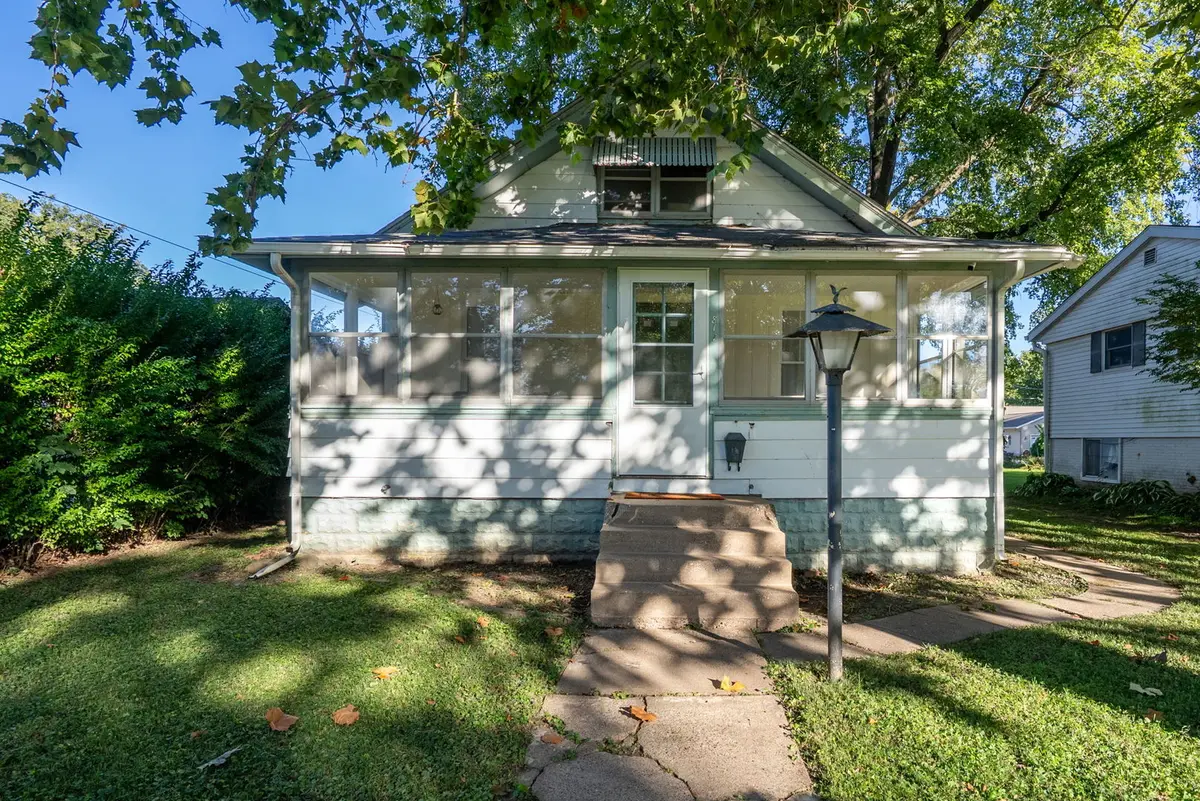 817 27th ST, Bettendorf, IA 52722