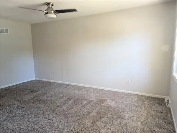 5724 N Denver AVE, Kansas City, MO 64119