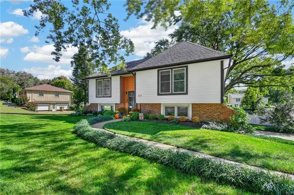 517 S Franklin ST, Raymore, MO 64083