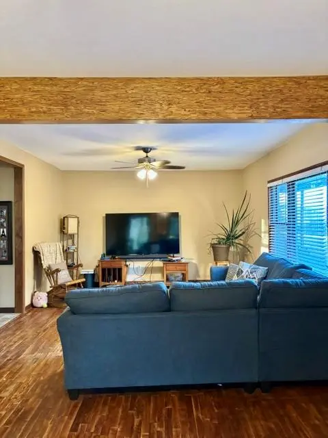 7988 22nd ST, Perry, KS 66073