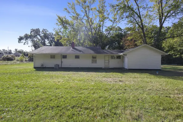 18603 Kintz DR, South Bend, IN 46637-4537