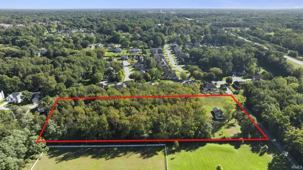 18603 Kintz DR, South Bend, IN 46637-4537