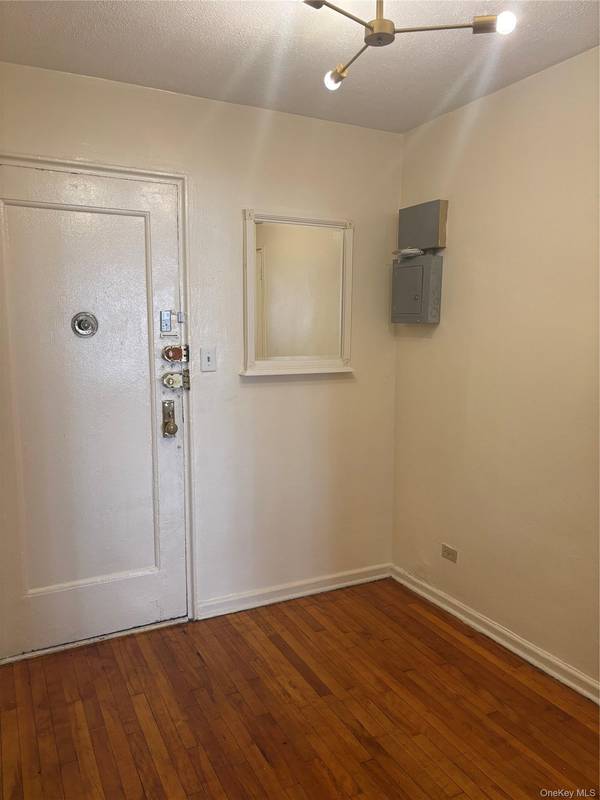 33-25 81 ST #2E, Jackson Heights, NY 11372