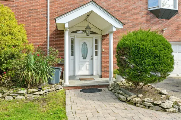708 Park LN, Cedarhurst, NY 11516