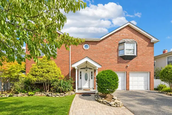 708 Park LN, Cedarhurst, NY 11516
