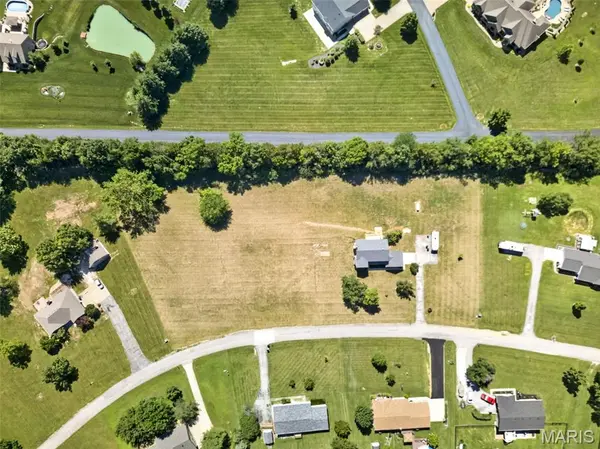 1131 Jade DR, Moscow Mills, MO 63362