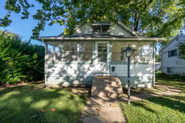 817 27th ST, Bettendorf, IA 52722
