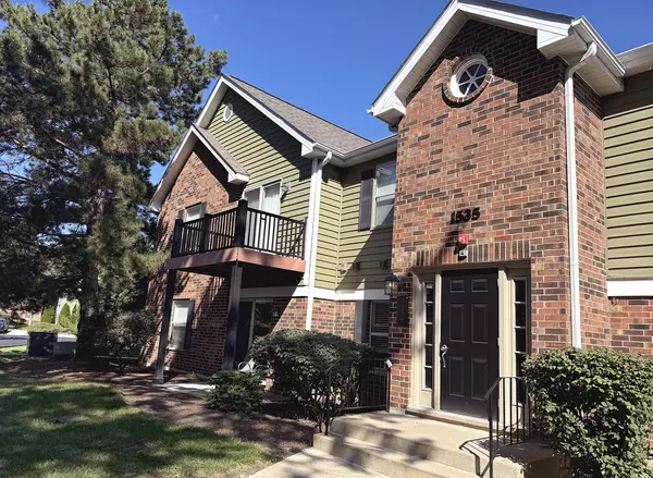 1535 Raymond DR #101, Naperville, IL 60563