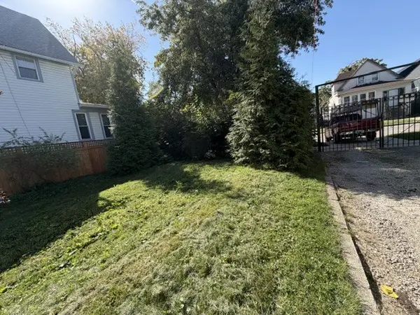 1127 N Waller AVE, Chicago, IL 60651