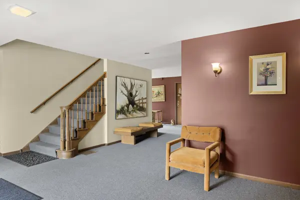 7300 Fairview AVE #206, Downers Grove, IL 60516