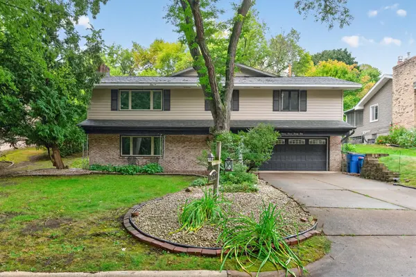 2721 June AVE N, Golden Valley, MN 55422
