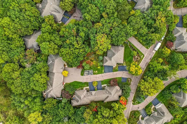 5 Summit, North Oaks, MN 55127