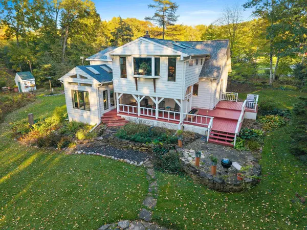 4569 EDGEWATER BEACH RD, Green Bay, WI 54311-9736